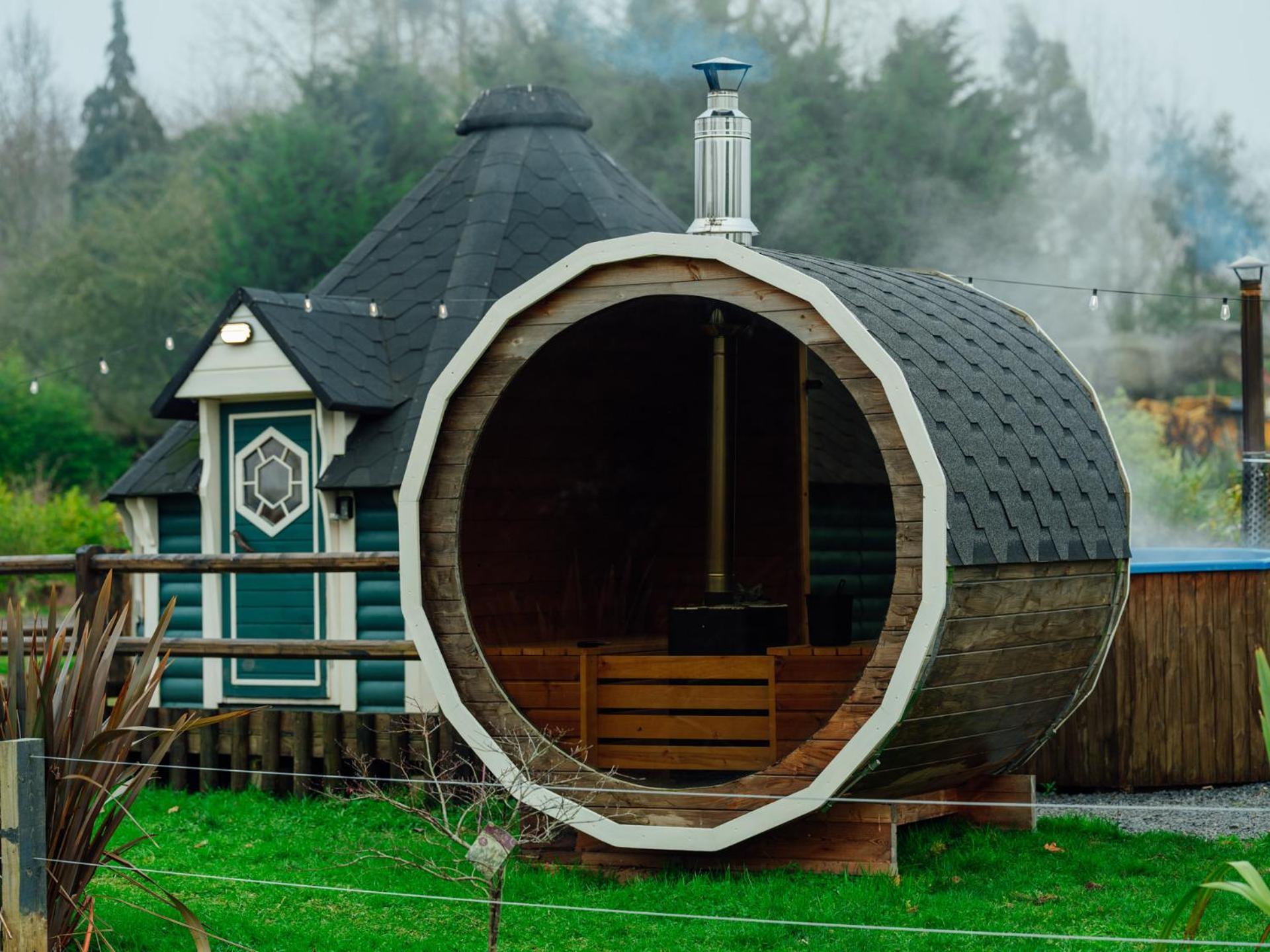 Sunset Retreats The Shire Villa Ombersley Екстериор снимка